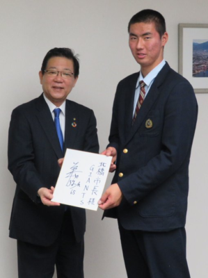 折尾愛真中学高校の制服写真画像まとめ・レビュー口コミ評判・生徒の着こなし・夏服冬服詳細情報