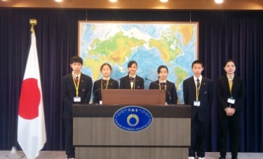 葛飾区立新小岩中学校の制服写真画像まとめ・レビュー口コミ評判・生徒の着こなし・夏服冬服詳細情報