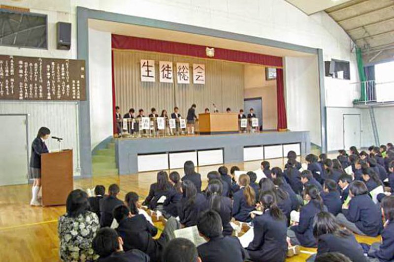 国立市立国立第一中学校の制服写真画像まとめ・レビュー口コミ評判・生徒の着こなし・夏服冬服詳細情報│全国中高制服グラム-全国47都道府県の中学校高等学校 制服検索口コミ-