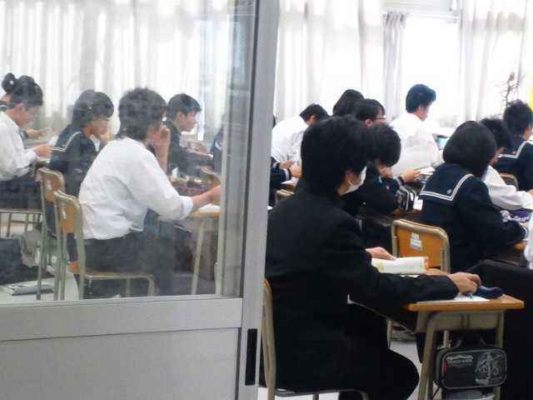 江東区立第二亀戸中学校の制服写真画像まとめ・レビュー口コミ評判・生徒の着こなし・夏服冬服詳細情報