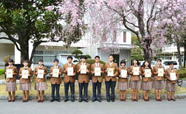 作新学院高校の制服写真画像まとめ・レビュー口コミ評判・生徒の着こなし・夏服冬服詳細情報
