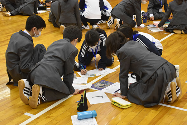 光英VERITAS中学高校の制服写真画像まとめ・レビュー口コミ評判・生徒の着こなし・夏服冬服詳細情報