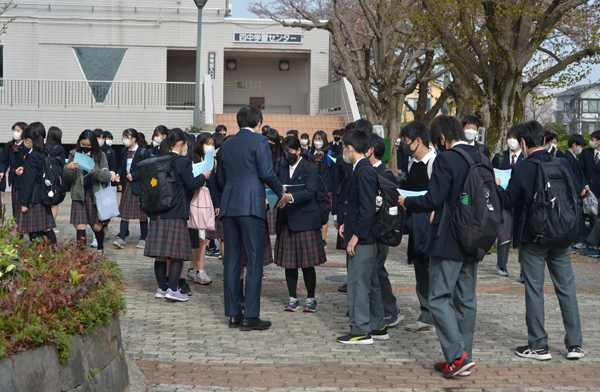 武蔵野市立第四中学校の制服写真画像まとめ・レビュー口コミ評判・生徒の着こなし・夏服冬服詳細情報│全国中高制服グラム全国47都道府県の中学校