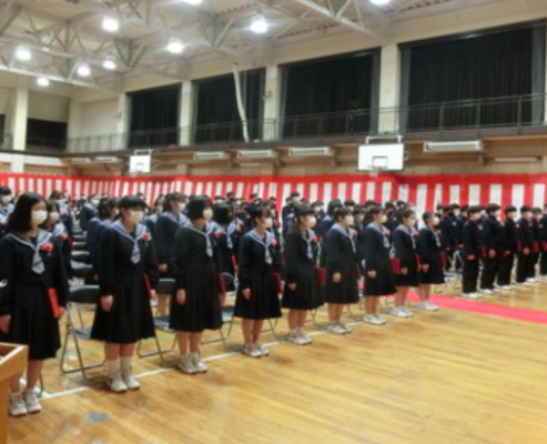 足立区立六月中学校の制服写真画像まとめ・レビュー口コミ評判・生徒の着こなし・夏服冬服詳細情報│全国中高制服グラム-全国47都道府県の中学校高等学校制服 検索口コミ-