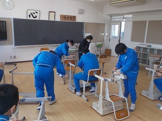 大島町立第二中学校の制服写真画像まとめ・レビュー口コミ評判・生徒の着こなし・夏服冬服詳細情報