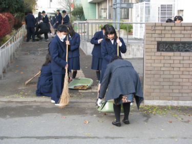 国分寺市立第四中学校の制服写真画像まとめ・レビュー口コミ評判・生徒の着こなし・夏服冬服詳細情報