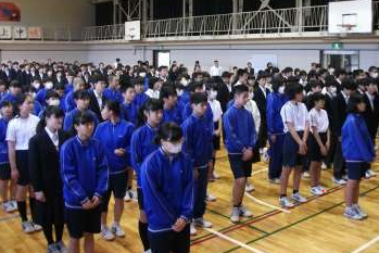 練馬区立上石神井中学校の制服写真画像まとめ・レビュー口コミ評判・生徒の着こなし・夏服冬服詳細情報│全国中高制服グラム全国47都道府県の中学校
