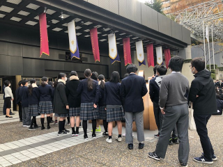 港区立赤坂中学校の制服写真画像まとめ・レビュー口コミ評判・生徒の着こなし・夏服冬服詳細情報