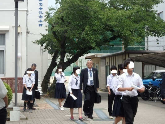 和歌山県立桐蔭中学高校の制服写真画像まとめ・レビュー口コミ評判・生徒の着こなし・夏服冬服詳細情報