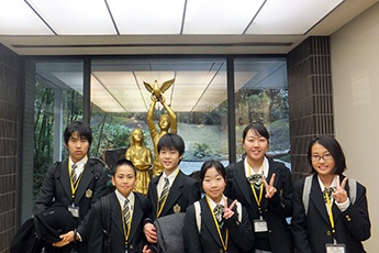 新宿区立落合第二中学校の制服写真画像まとめ・レビュー口コミ評判・生徒の着こなし・夏服冬服詳細情報