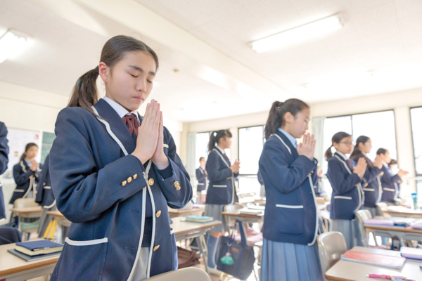 聖セシリア女子中学高校の制服画像まとめ・口コミ評判・制服詳細レビュー