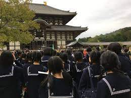 函嶺白百合学園中学高校の制服写真画像まとめ・レビュー口コミ評判・生徒の着こなし・夏服冬服詳細情報