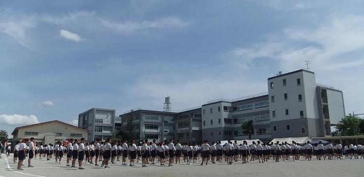 川崎市立白鳥中学校の制服画像まとめ・口コミ評判・制服詳細
