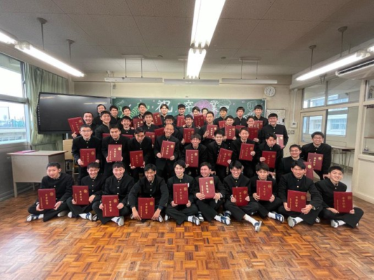 佐賀県立鳥栖工業高校の制服写真画像まとめ・レビュー口コミ評判・生徒の着こなし・夏服冬服詳細情報