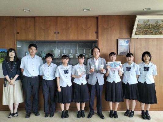 佐賀県立伊万里実業高校の制服写真画像まとめ・レビュー口コミ評判・生徒の着こなし・夏服冬服詳細情報
