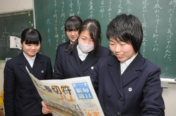 佐賀県立伊万里高校の制服写真画像まとめ・レビュー口コミ評判・生徒の着こなし・新制服旧制服比較【2022/令和4年度新制服】
