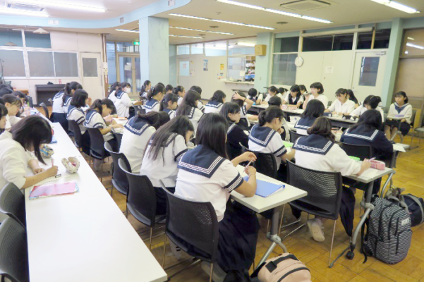 神奈川学園中学高校の制服画像まとめ・口コミ評判・制服詳細レビュー