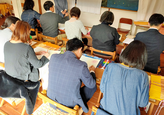 シュタイナー学園初等部中等部高等部の制服画像まとめ・口コミ評判・制服詳細レビュー