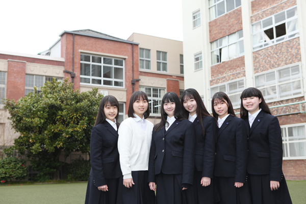 平安女学院中学高校の制服写真画像動画まとめ・レビュー口コミ評判・生徒の着こなし・夏服冬服詳細情報・日本初のセーラー服採用校