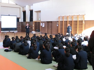 横須賀市立野比中学校の制服画像まとめ・口コミ評判・制服詳細レビュー