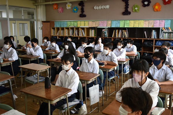 相模原市立弥栄中学校の制服画像まとめ・口コミ評判・制服詳細レビュー