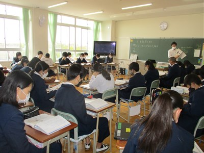 相模原市立弥栄中学校の制服画像まとめ・口コミ評判・制服詳細レビュー