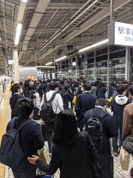 京都府立朱雀高校の制服写真画像まとめ・レビュー口コミ評判・生徒の着こなし・夏服冬服詳細情報。制服導入後の制服は？