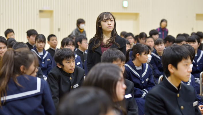 座間市立座間中学校の制服画像まとめ・口コミ評判・制服詳細レビュー・新制服旧制服比較【2023/令和5年新制服】