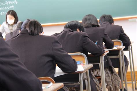 京都府立北嵯峨高校の制服写真画像まとめ・レビュー口コミ評判・生徒の着こなし・夏服冬服詳細情報