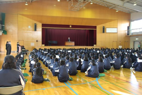 名古屋市立鳴子台中学校の制服写真画像まとめ・レビュー口コミ評判・生徒の着こなし・夏服冬服詳細情報
