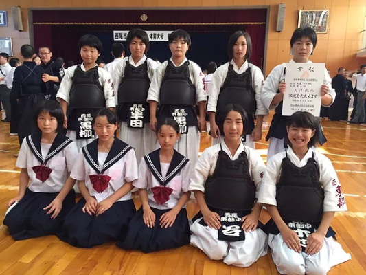 西尾市立東部中学校の制服写真画像まとめ・レビュー口コミ評判・生徒の着こなし・夏服冬服詳細情報