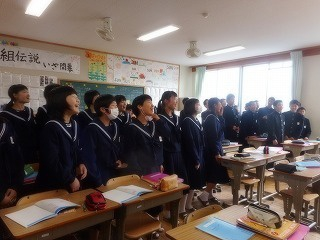 西尾市立西尾中学校の制服写真画像まとめ・レビュー口コミ評判・生徒の着こなし・夏服冬服詳細情報