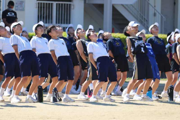 西尾市立西尾中学校の制服写真画像まとめ・レビュー口コミ評判・生徒の着こなし・夏服冬服詳細情報