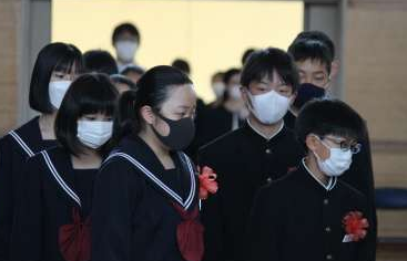 知多市立中部中学校の制服写真画像まとめ・レビュー口コミ評判・生徒の着こなし・夏服冬服詳細情報