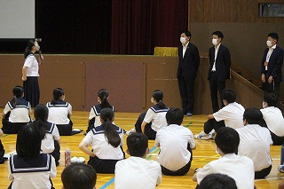 愛西市立佐屋中学校の制服写真画像まとめ・レビュー口コミ評判・生徒の着こなし・夏服冬服詳細情報