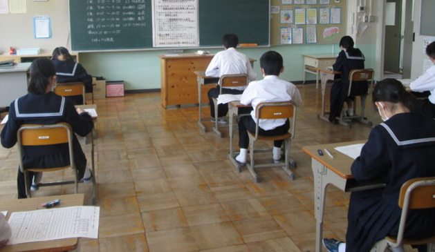南知多町立日間賀中学校の制服写真画像まとめ・レビュー口コミ評判・生徒の着こなし・夏服冬服詳細情報