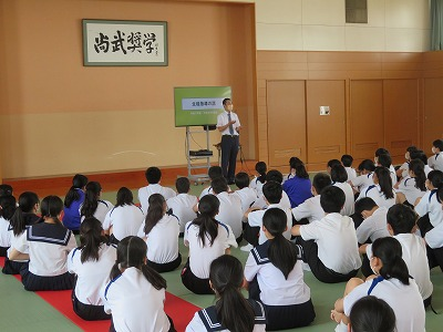 愛西市立佐織中学校の制服写真画像まとめ・レビュー口コミ評判・生徒の着こなし・夏服冬服詳細情報