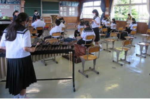 西尾市立福地中学校の制服写真画像まとめ・レビュー口コミ評判・生徒の着こなし・夏服冬服詳細情報