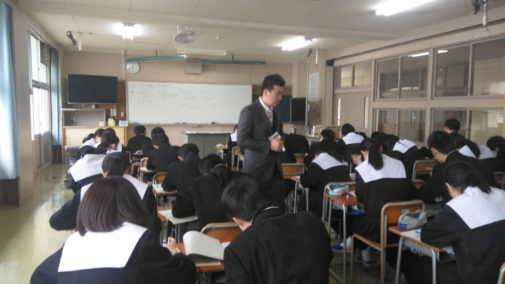 西尾市立一色中学校の制服写真画像まとめ・レビュー口コミ評判・生徒の着こなし・夏服冬服詳細情報