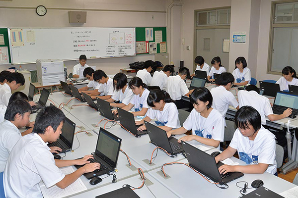 名古屋市立香流中学校の制服写真画像まとめ・レビュー口コミ評判・生徒の着こなし・夏服冬服詳細情報