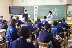 岡崎市立福岡中学校の制服写真画像動画まとめ・レビュー口コミ評判・生徒の着こなし・夏服冬服詳細情報