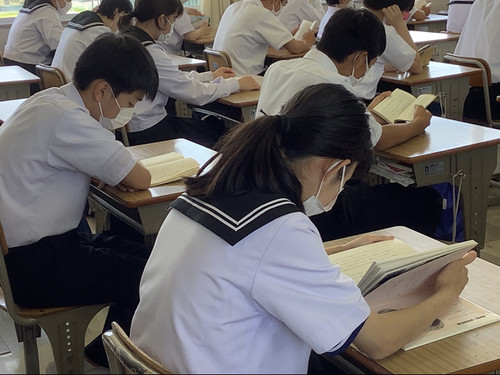 西尾市立平坂中学校の制服写真画像まとめ・レビュー口コミ評判・生徒の着こなし・夏服冬服詳細情報