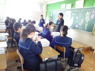 豊橋市立本郷中学校の制服写真画像まとめ・レビュー口コミ評判・生徒の着こなし・夏服冬服詳細情報