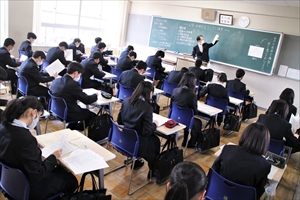 近畿大学泉州高校の制服写真画像動画まとめ・レビュー口コミ評判・生徒の着こなし【2019/令和1年新制服】