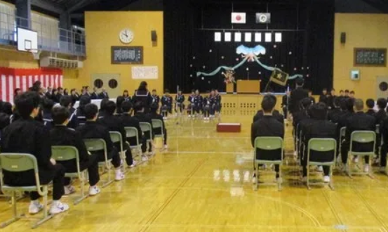 ニセコ町立ニセコ中学校の制服写真画像まとめ・レビュー口コミ評判・夏服冬服詳細情報