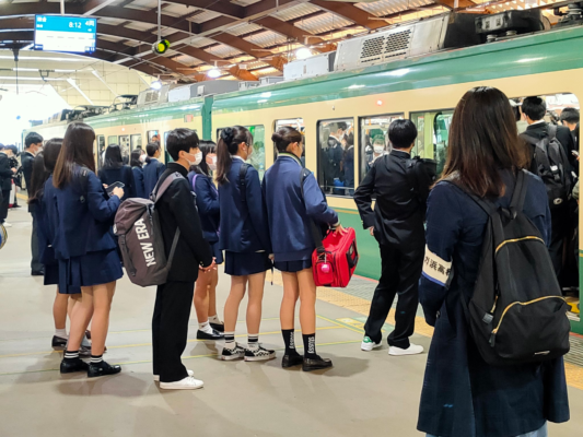 神奈川県立七里ガ浜高校の制服写真画像動画まとめ・レビュー口コミ評判・生徒の着こなし・夏服冬服詳細情報