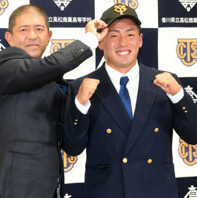 香川県立高松商業高校の制服写真画像動画まとめ・レビュー口コミ評判・生徒の着こなし・夏服冬服詳細情報