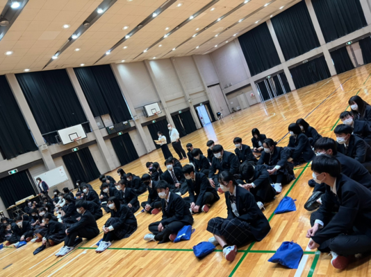 アナン学園高校の制服写真画像まとめ・レビュー口コミ評判・生徒の着こなし・夏服冬服詳細情報