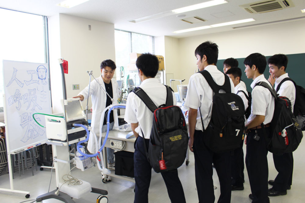 大阪電気通信大学高校の制服写真画像動画まとめ・レビュー口コミ評判・生徒の着こなし【2022/令和4年新制服】