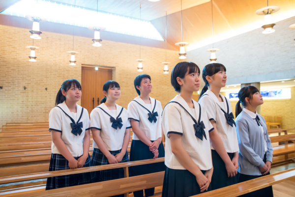 大阪信愛学院中学高校の制服写真画像動画まとめ・レビュー口コミ評判・新制服旧制服比較【2022/令和4年度新制服】元大阪信愛女学院